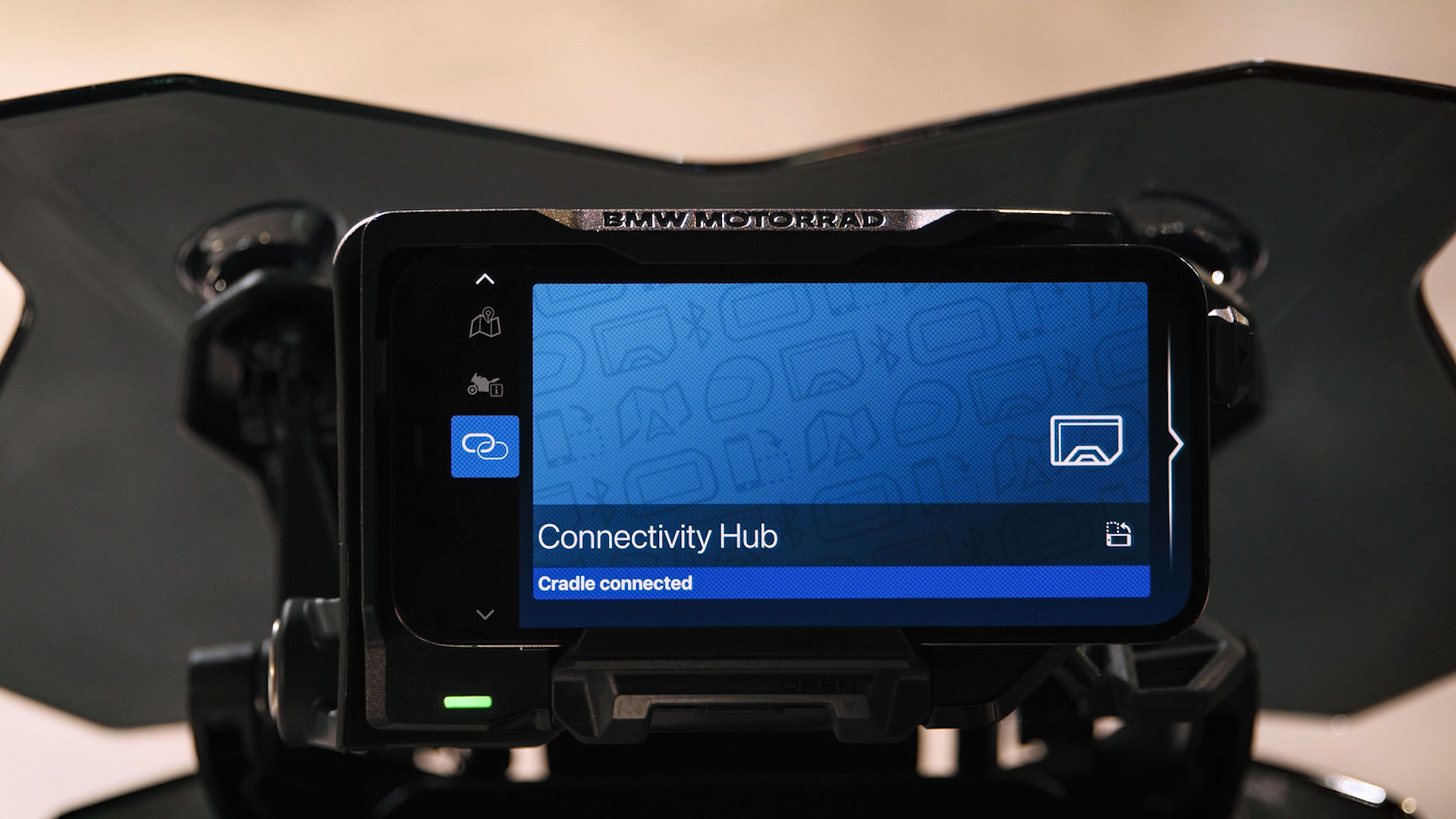 Película de soporte móvil para BMW Motorrad ConnectedRide en YouTube.