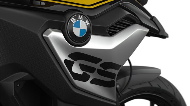 Llamativo logotipo GS en el asiento