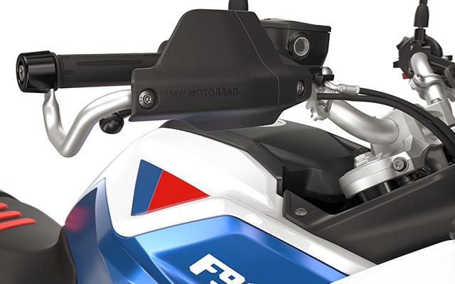 Guardamanos enduro con brazo metálico para la F 900 GS en la versión GS Trophy