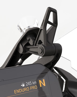 El parabrisas touring regulable de la F 900 GS Adventure de BMW Motorrad