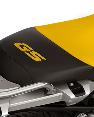 Asiento en negro y amarillo