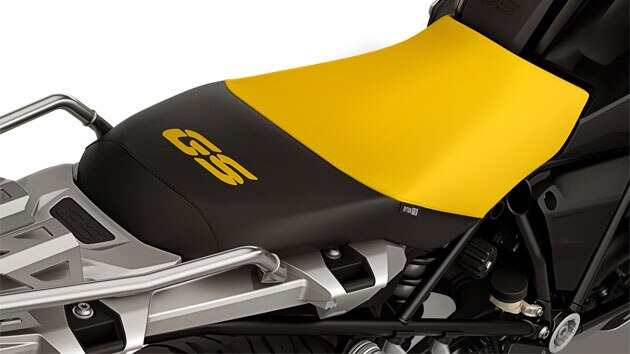 Asiento en negro y amarillo