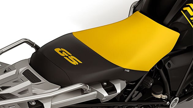 Asiento en negro y amarillo