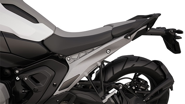 La parte trasera con asiento del acompañante y asideros de la R 1300 GS de BMW Motorrad