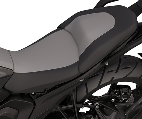 Los confortables asientos de la R 1300 GS Triple Black de BMW Motorrad