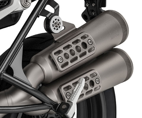 Aquí se ve el sistema de escape elevado de la R nineT Scrambler.