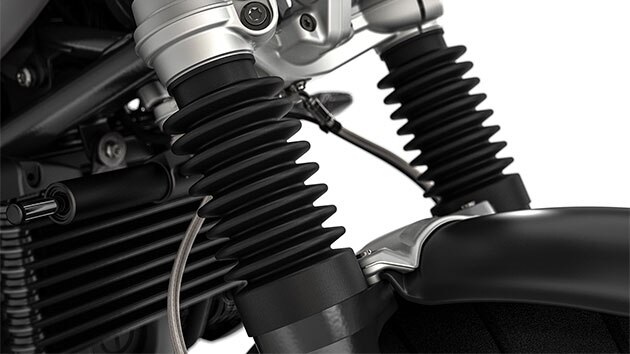 Aquí se ve la horquilla telescópica con fuelles de la R nineT Scrambler.