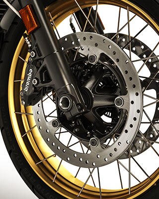 Aquí se ven las llantas doradas de la R nineT Urban G/S.