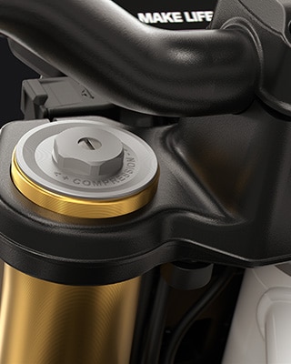 La horquilla invertida dorada de 43 mm de la F 450 R de BMW Motorrad