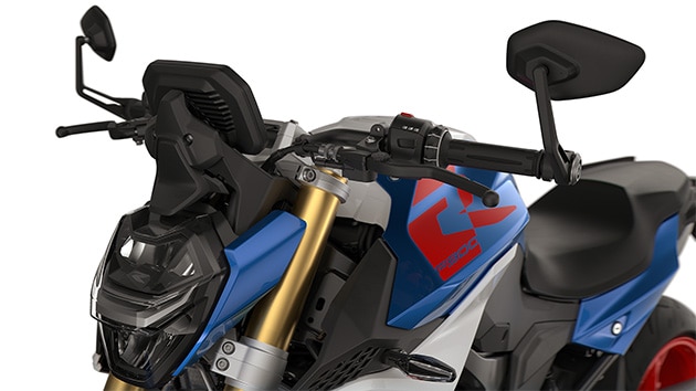 Los espejos retrovisores de los extremos del manillar de la F 900 R de BMW Motorrad