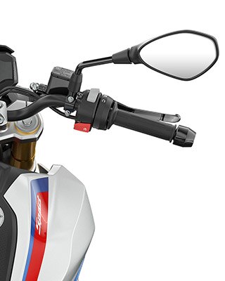 Aquí se ven el manillar y los elemento de mando de la G 310 R.