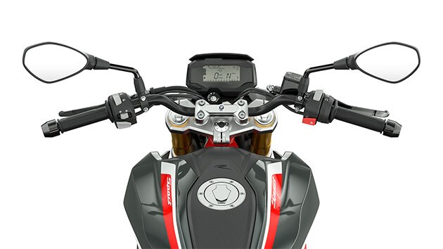 Aquí se ven el manillar y los elemento de mando de la G 310 R.