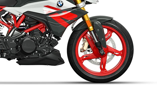 Aquí se ve la llanta de fundición de aluminio de la G 310 R.
