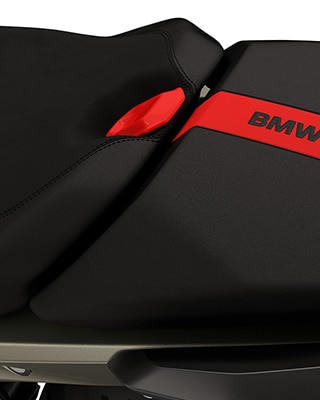 El inserto de asiento lacado de la R 1300 RS de BMW Motorrad