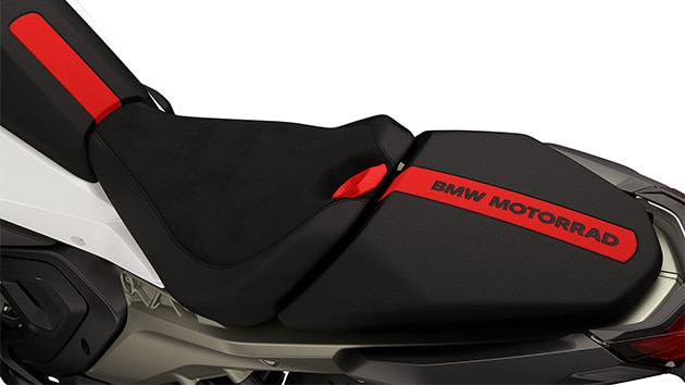 El inserto de asiento lacado de la R 1300 RS de BMW Motorrad