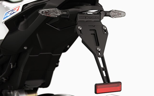 Nueva zaga con soporte de la matrícula corto