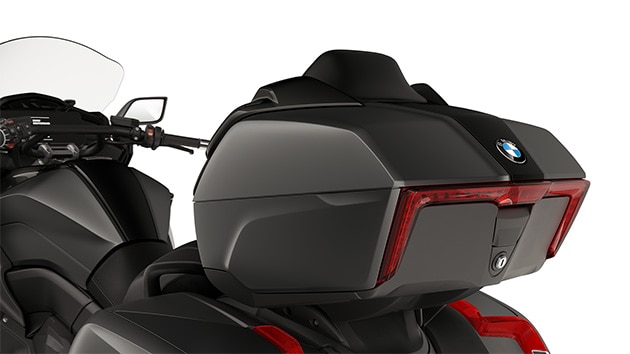 Enfoque en la Topcase con luz trasera LED de la K 1600 Grand America.