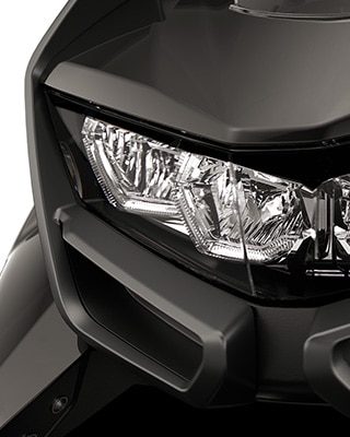 El C 400 GT de BMW Motorrad con faro Full LED con luz diurna
