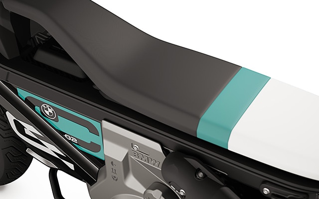El asiento Highline de la e-parkourer CE 02 de BMW Motorrad