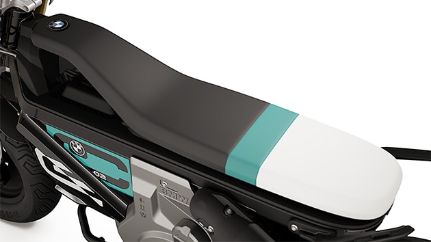 El asiento Highline de la e-parkourer CE 02 de BMW Motorrad
