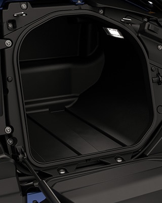 Compartimento desplegable lateral del CE 04 de BMW Motorrad