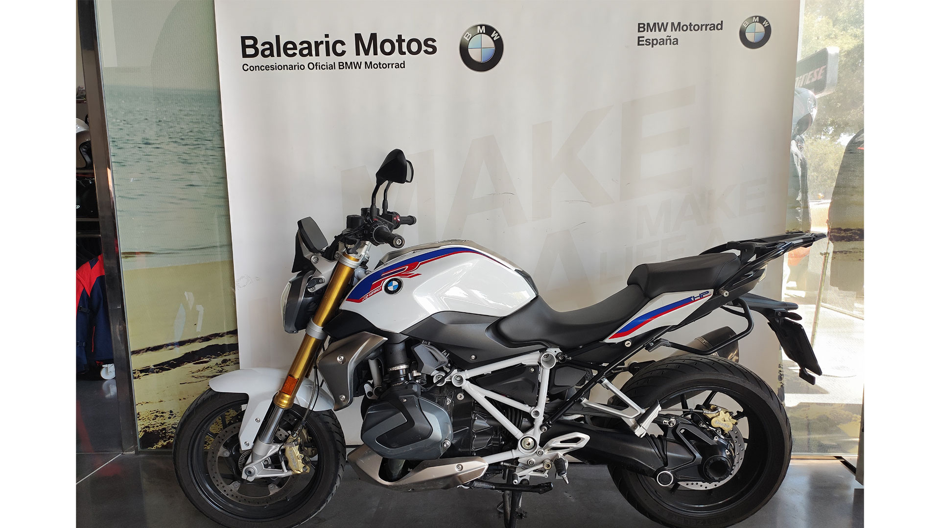 akrapovic r1250r